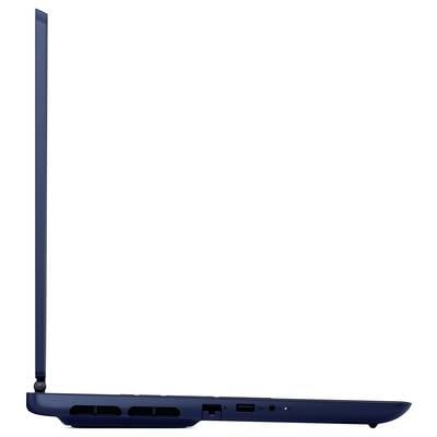Eine Seitenansicht eines offenen blauen Laptops, die sein dünnes Profil und die Anschlüsse an der Seite zeigt und das moderne, elegante Design veranschaulicht.