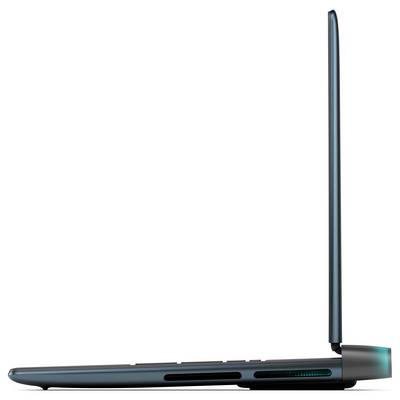 Ein schlanker, dünner Laptop in der Seitenansicht mit dunklem Gehäuse, das leicht geöffnet ist und sein modernes Design sowie sein minimalistisches Profil präsentiert.