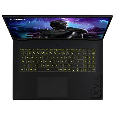 Laptop mit beleuchterter Tastatur, die gelb leuchtende Tasten zeigt. Der Bildschirm zeigt eine futuristische gepanzerte Figur in einer digitalen Landschaft.
