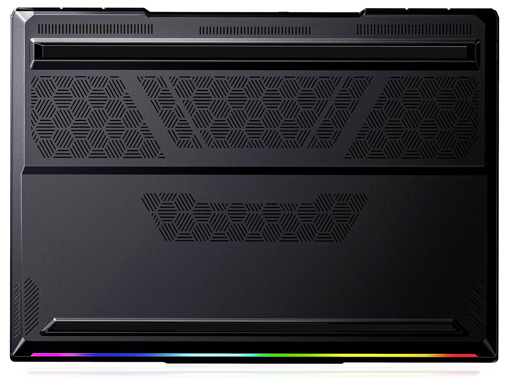 Der geschlossene Deckel eines Laptops mit einem schwarzen, strukturierten Design mit Wabenmuster und RGB-Beleuchtung entlang der unteren Kante.