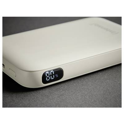 Eine beige tragbare Powerbank mit digitaler Anzeige, die „20%" anzeigt.