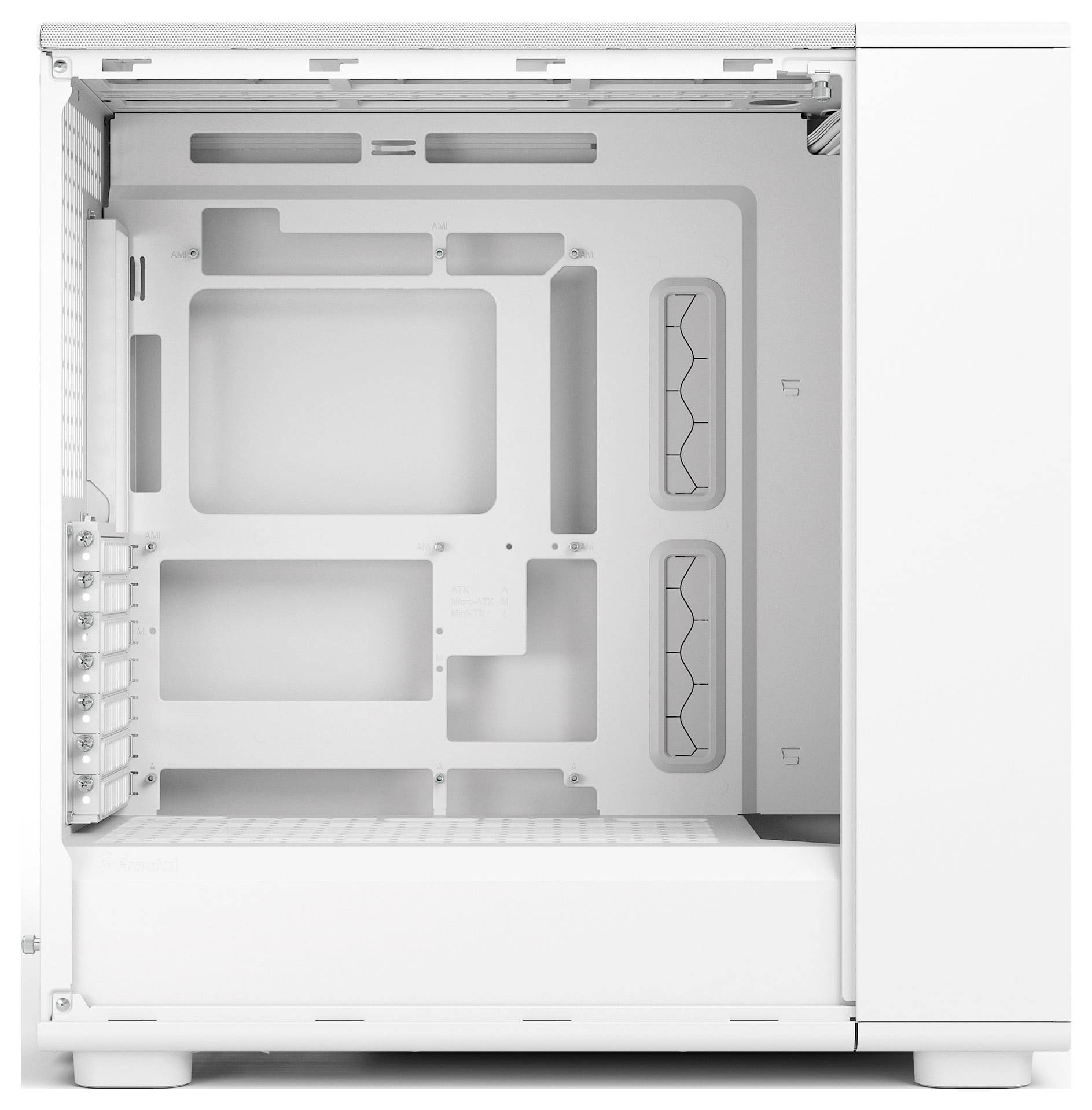 Silberner Mini-PC mit "Gmktec"-Logo mit mehreren Anschlüssen, darunter USB, HDMI und Ethernet. Das kompakte Design unterstreicht die Konnektivität.