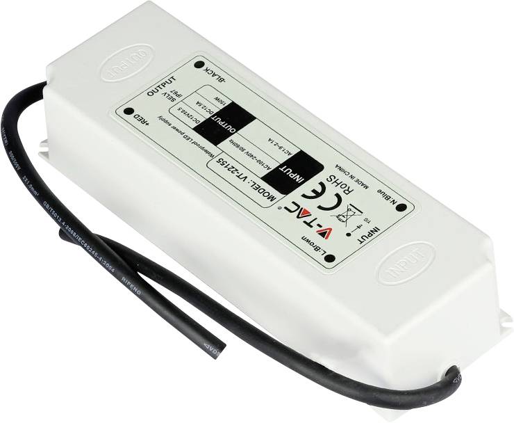 Rechteckiges weißes elektronisches Netzteil mit Ein- und Ausgangskabeln, mit der Bezeichnung „V-TAC Modell VT-21315" und CE-Kennzeichnung.