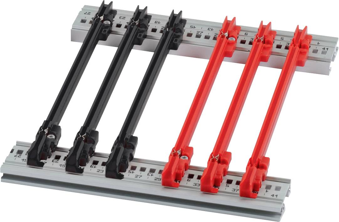 Rot und schwarz gefärbte schienengestützte elektrische Stromschienen mit Klemmen, parallel auf einer Metallbasis angeordnet, verwendet für die Stromverteilung.