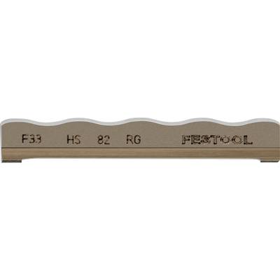 „Eine Nahaufnahme einer Festool-Hobelmesserklinge mit der Aufschrift „F33 HS 82 RG FESTOOL", die die gezähnte Kante des Messers und die Materialinschriften zeigt."