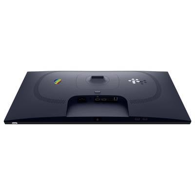 Rückansicht eines Flachbildschirms mit verschiedenen Anschlüssen, darunter HDMI, USB und Stromstecker. Auf den oberen Ecken sind zwei Logos sichtbar.