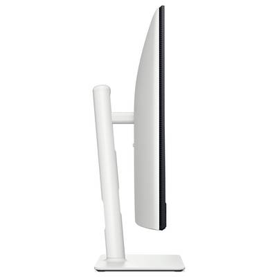 Ein moderner weißer Monitor von der Seite betrachtet, der sein schlankes Design und seinen stabilen Ständer hervorhebt, vor einem schlichten Hintergrund.