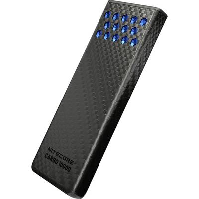 Eine schlanke schwarze Powerbank mit Kohlefasermuster, beschriftet mit „Nitecore Carbo 10000", mit blauen Anzeigelichtern oben.