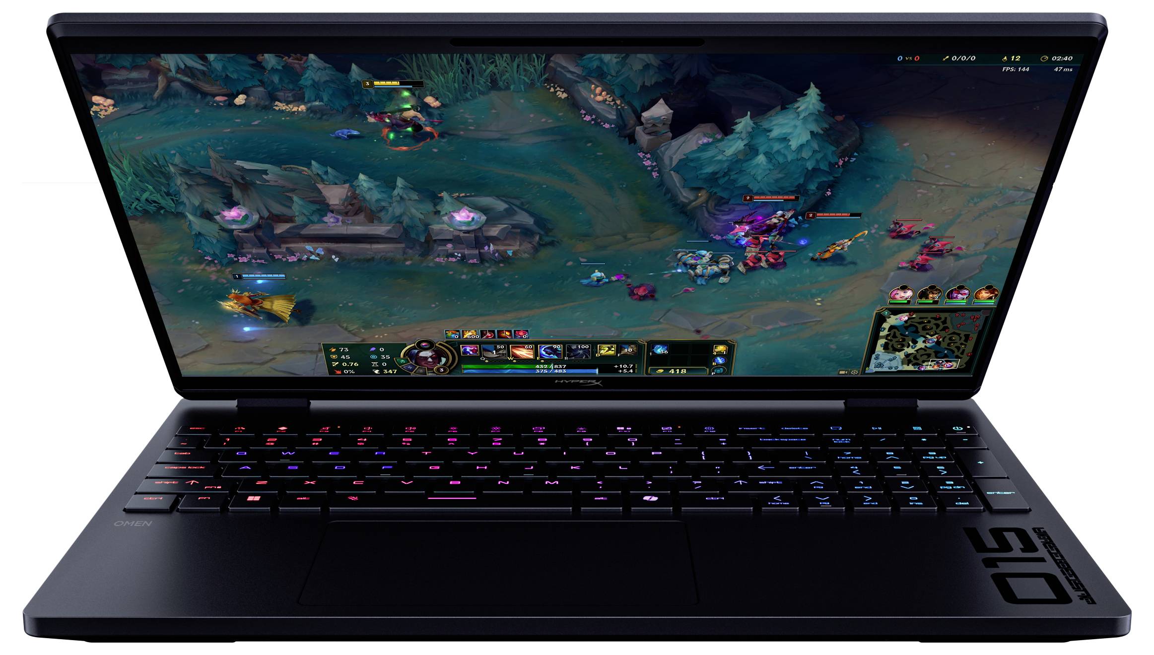 Ein Laptop zeigt ein Online-Multiplayer-Spiel mit farbenfroher Grafik und einer beleuchteten Tastatur an.