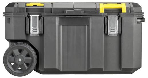 Eine Person hält eine große, schwarze Werkzeugtasche mit dem Logo „DEWALT TOUGHSYSTEM 2.0". Die Tasche hat mehrere Taschen und robuste Griffe.