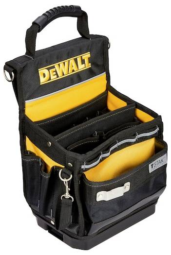 Eine schwarz-gelbe DEWALT-Werkzeugtasche mit mehreren Fächern, Griff und Schlitzen zur Aufbewahrung von Werkzeugen vor einem einfachen Hintergrund.