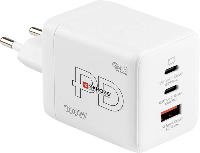 Ein weißes 100-W-USB-Wandladegerät mit drei Anschlüssen, mit den Bezeichnungen „Power Delivery" und „SKROSS", mit EU-Steckernetzteilen ausgestattet.