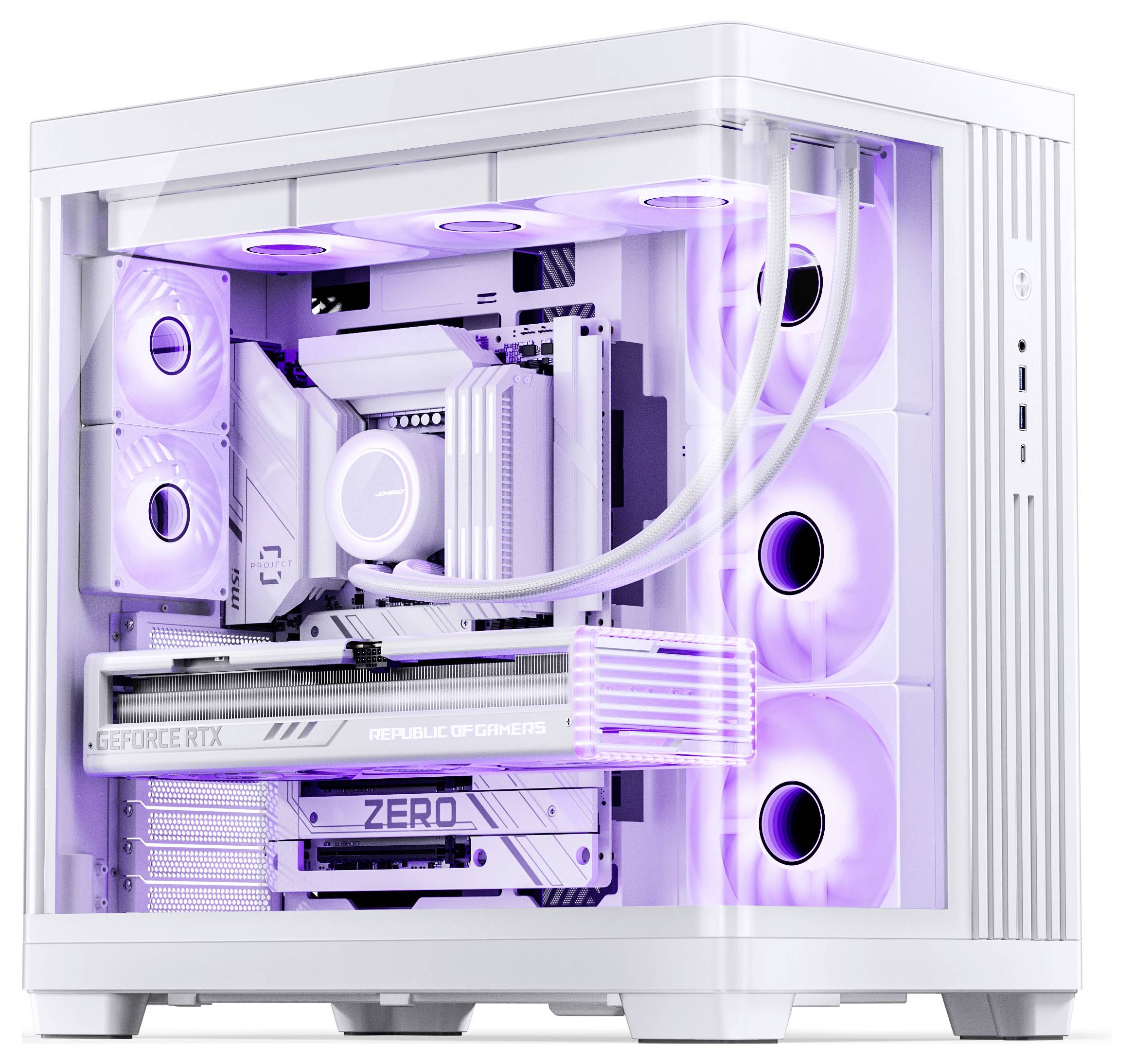 Ein weißes Gaming-PC-Gehäuse mit violetter LED-Beleuchtung zeigt sichtbare Lüfter und Komponenten, darunter eine Grafikkarte mit der Bezeichnung „GeForce RTX".