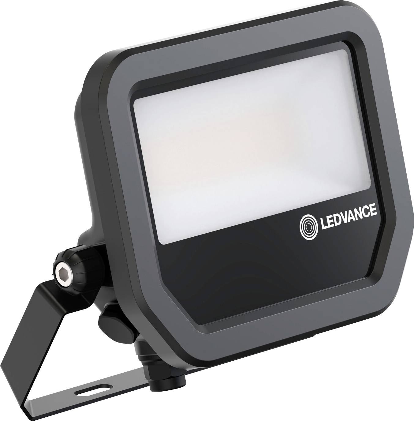 Ein schwarzer LED-Strahler mit weißem Diffusor, montiert auf einer verstellbaren Halterung, und mit dem Markenzeichen „LEDVANCE" auf der Vorderseite.