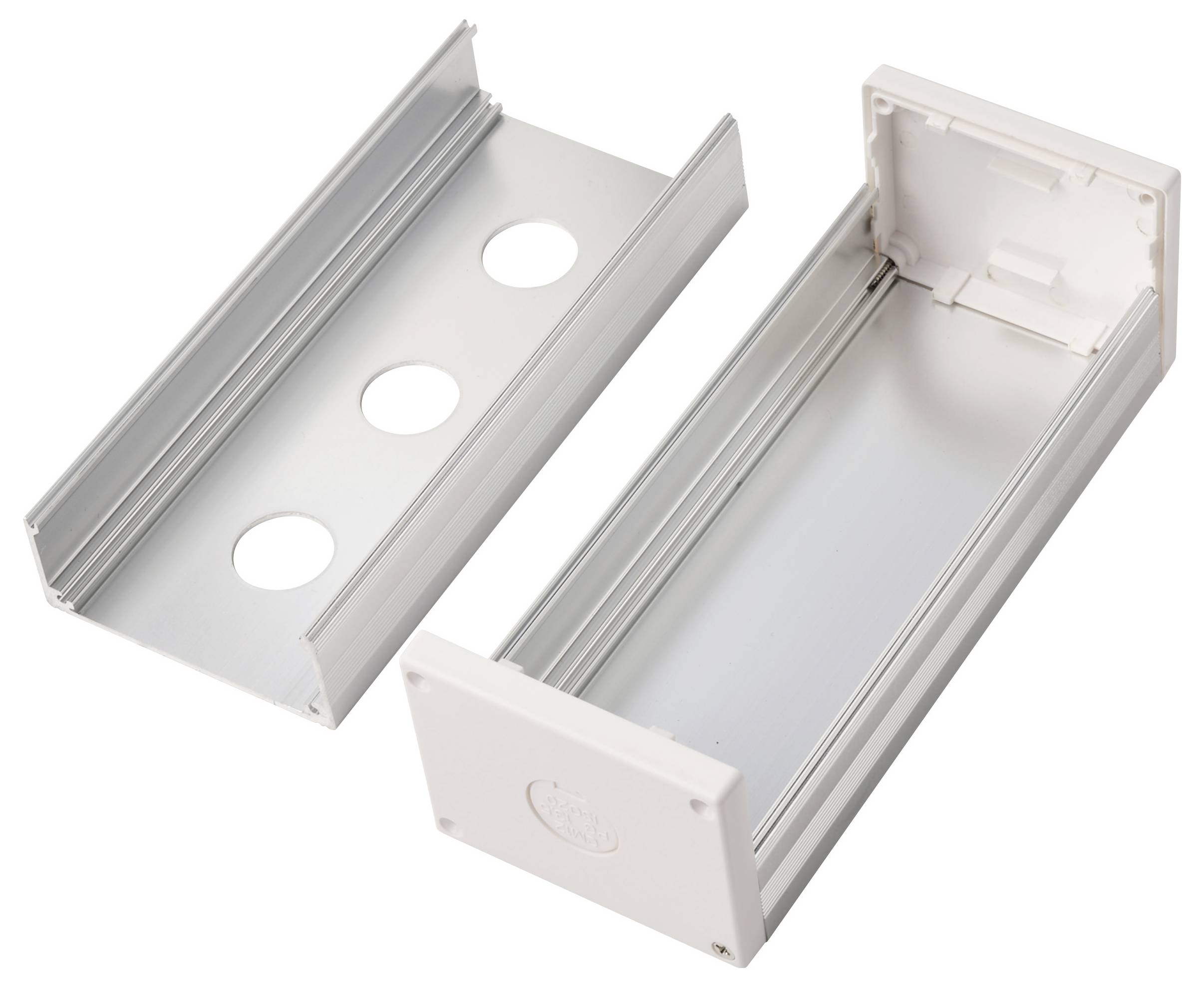 Zwei Aluminium-Montageschienen mit weißen Endkappen, eine mit drei kreisförmigen Ausschnitten und die andere an beiden Enden geschlossen.
