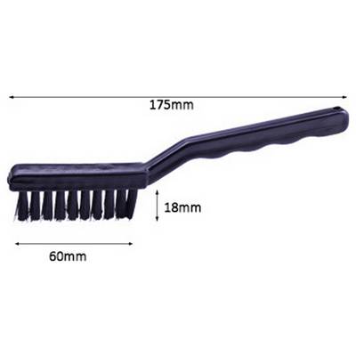 Schwarze Handbürste mit abgewinkeltem Griff, mit einer Länge von 175 mm, Bürstenkopf von 60 mm Breite und einer Borstenhöhe von 18 mm.