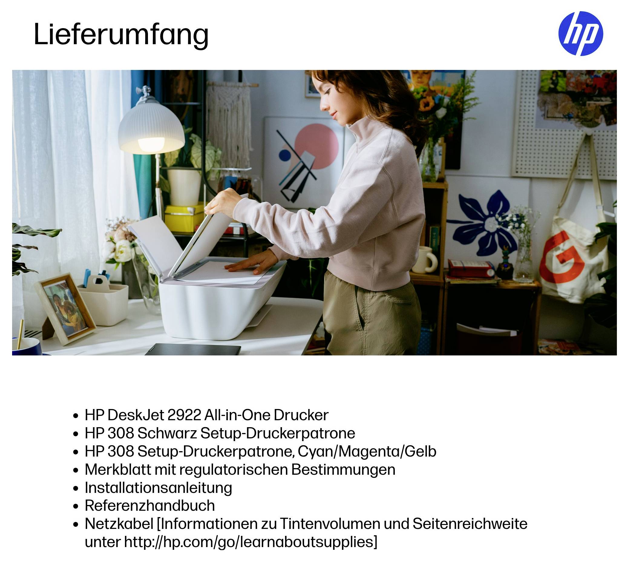 'Lieferumfang': Frau mit Drucker und Zubehör. Enthalten: HP DeskJet 2922, Patronen, Anleitung, Netzkabel. Hinweis auf Webseite für Infos.