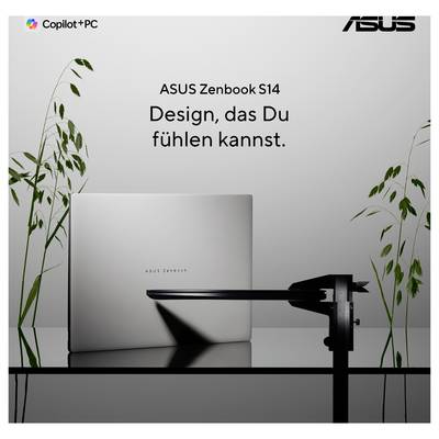 ASUS Zenbook S14 steht auf einem glänzenden Tisch, umgeben von Pflanzen. Text: 'Design, das Du fühlen kannst.' ASUS-Logo oben rechts.