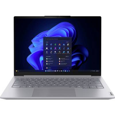 Silberner Laptop, der den Windows 11-Desktop und das Startmenü auf dem Bildschirm anzeigt.