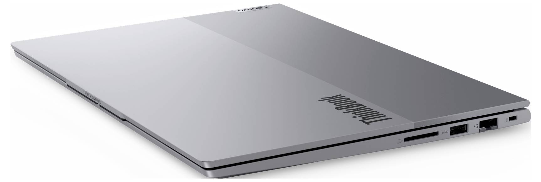 Offener Lenovo-Laptop, der eine dunkle KI-Assistenten-Oberfläche auf dem Bildschirm zeigt, aus einem Winkel auf weißem Hintergrund betrachtet.