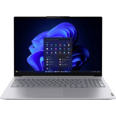 Ein Laptop, auf dessen Bildschirm das Windows 11-Startmenü mit blauem abstraktem Hintergrund angezeigt wird.