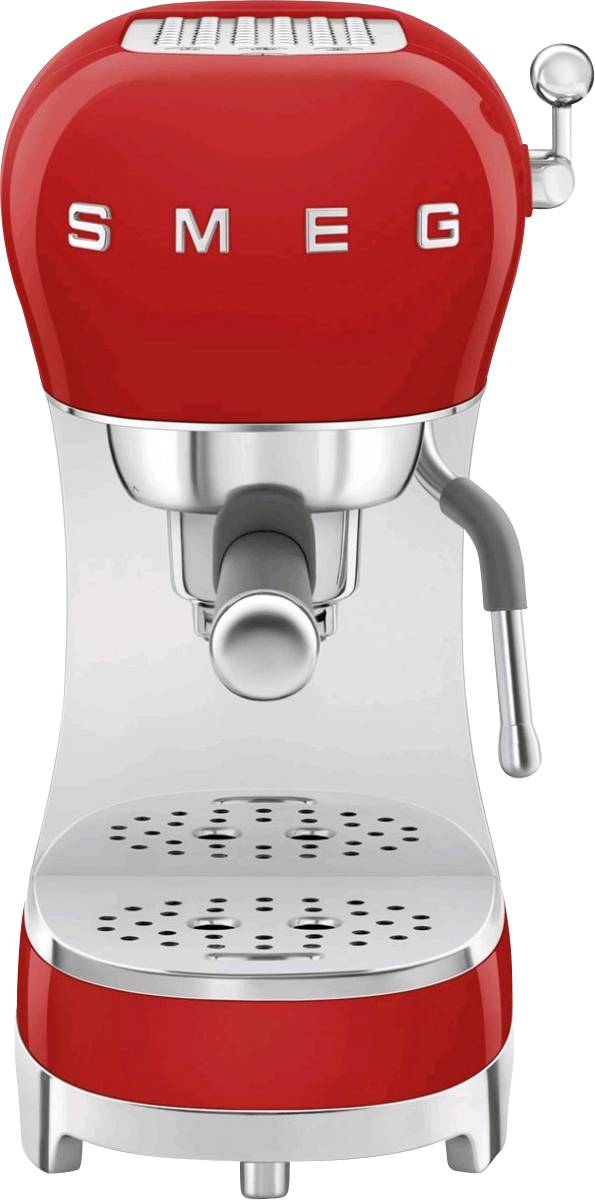 Rote Espressomaschine im Retro-Stil mit verchromten Akzenten, Markenschriftzug 'Smeg' auf der Vorderseite.