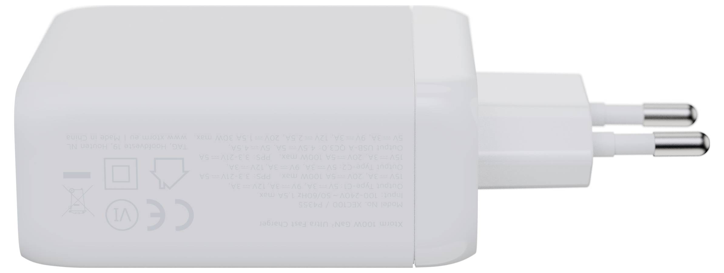 Ein weißes USB-Wandladegerät mit zwei runden Stiften, typischerweise zum Laden elektronischer Geräte in europäischen Steckdosen verwendet.