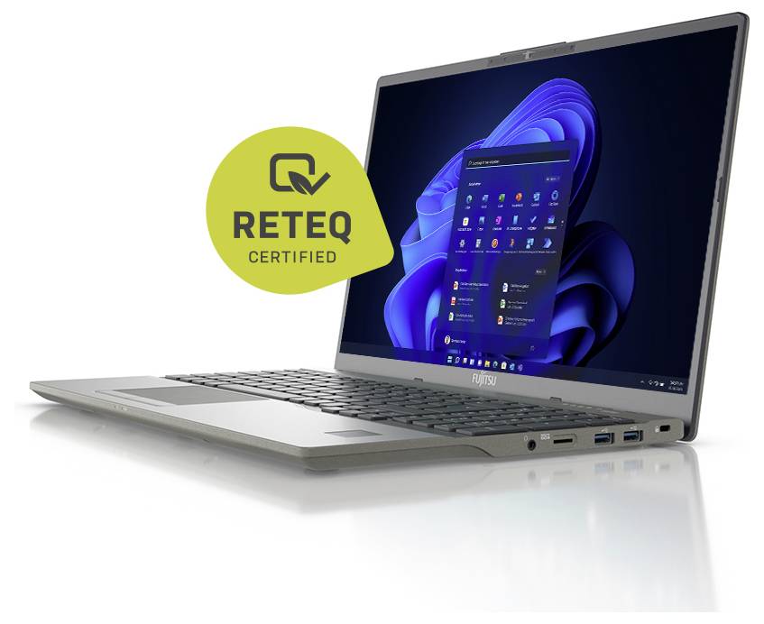 Ein Fujitsu-Laptop mit Windows-Betriebssystem-Bildschirm, mit einem „RETEQ zertifiziert"-Badge, das den Aufbereitungsstatus anzeigt.