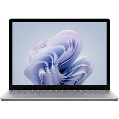Ein Laptop, der einen Bildschirm mit einem abstrakten, wirbelnden blau-weißen Design auf einem weichen Farbverlaufshintergrund anzeigt.