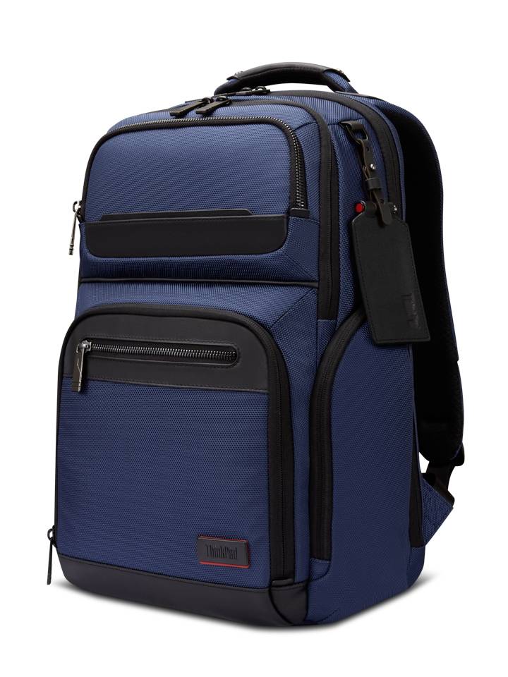 Ein blauer und schwarzer Rucksack mit mehreren Fächern mit Reißverschluss und verstellbaren Trägern, konzipiert zum Transportieren von Laptops und alltäglichen Essentials.
