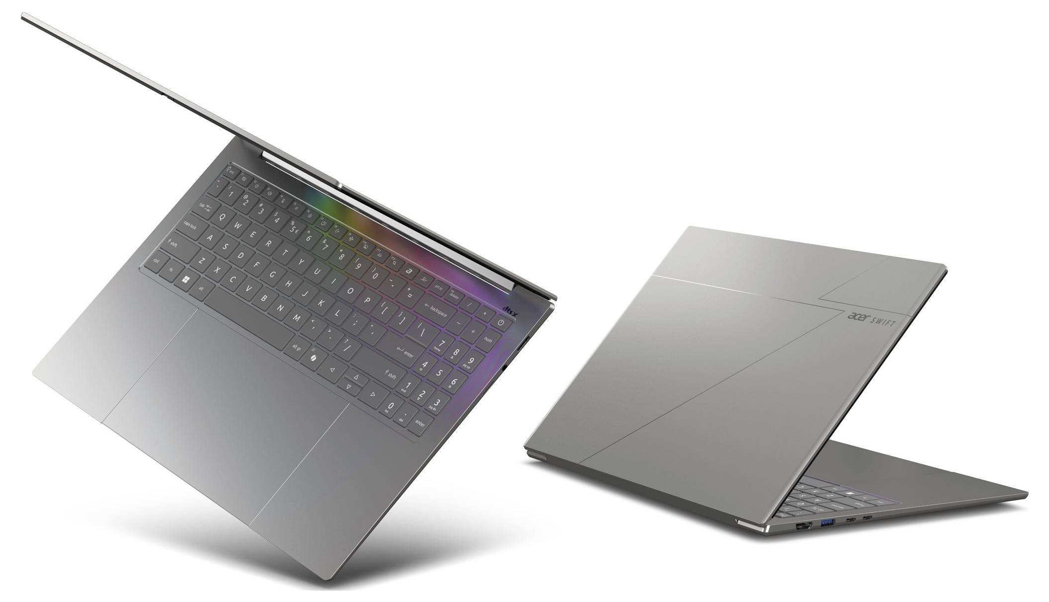 Zwei Ansichten eines schlanken grauen Laptops, eine offen, um die Tastatur und den Bildschirm zu zeigen, die andere geschlossen, wobei das dünne Design hervorgehoben wird.