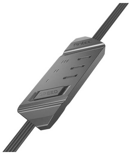 Ein schwarzer Lüftergeschwindigkeitsregler mit elegantem Design und "Antec"-Branding, ausgestattet mit einem Schiebeschalter mit der Bezeichnung "SPEED" zur Einstellung der Lüftergeschwindigkeit.