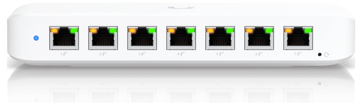 Ein weißer Netzwerk-Switch mit acht Ethernet-Anschlüssen, jeweils mit LED-Anzeigelampen, geeignet zum Verbinden mehrerer Geräte in einem Netzwerk.