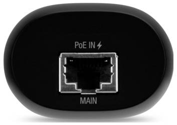 Oval-förmiges schwarzes Gerät mit einem Ethernet-Anschluss mit der Bezeichnung „PoE IN" und „MAIN".