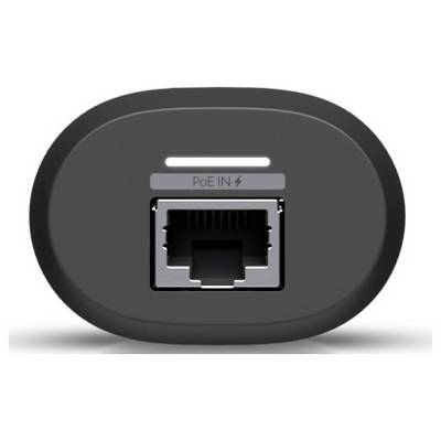 Eine Nahaufnahme eines Ethernet-Anschlusses mit der Bezeichnung „PoE IN" auf einem schwarzen Gerät, die die Power-over-Ethernet-Funktion anzeigt.