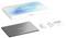 Ein Geekom-Laptop mit Netzteil, USB-Kabel und Benutzerhandbuch, gezeigt neben der Produktverpackung, auf der das Geekom-Logo angezeigt wird.