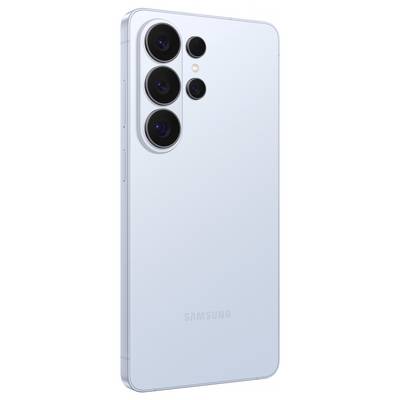 Smartphone-Display mit einem lila abstrakten Design und dem Text „Galaxy S26+" darauf.
