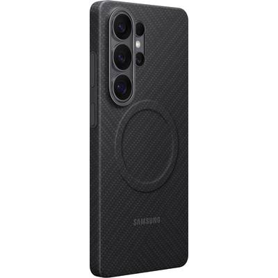 Ein schwarzes Samsung-Smartphone mit drei Kameras auf der Rückseite in einer Aramidhülle, ausgestattet mit einer kreisförmigen MagSafe-ähnlichen Halterung in der Mitte.