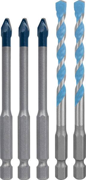 Ein Satz von fünf Metallbohrern, bestehend aus drei Flachkopftypen und zwei Spiraltypen mit blauen Akzenten, vertikal auf weißem Hintergrund angeordnet.