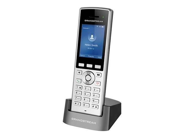 Ein schnurloses Schreibtischtelefon mit Anzeigebildschirm, auf dem ein Anruf von „Helen Smith" angezeigt wird, in einer Ladestation platziert.