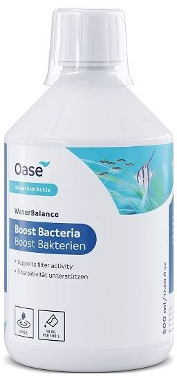 Flasche „Oase AquariumActiv WaterBalance Boost Bacteria". Wird zur Unterstützung der Filteraktivität in Aquarien verwendet. Inhalt: 500 ml.