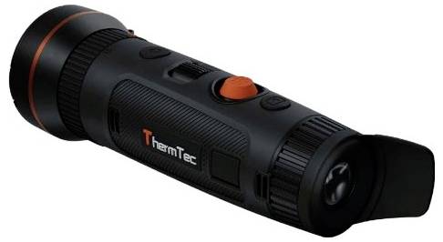 Ein tragbares schwarzes Wärmebild-Gerät mit dem Logo „ThermTec", ausgestattet mit einem roten Knopf und einer Linse, zur Erkennung von Wärmequellen.