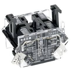 EAO-Schalter, Modell 704.915.2, mit sichtbaren technischen Beschriftungen und Spezifikationen, in einem transparenten Kunststoffgehäuse für elektrische Anwendungen.