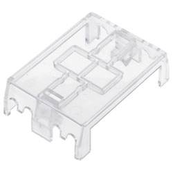 Ein durchsichtiges Kunststoffgehäuse für Raspberry Pi mit Schlitzen für Anschlüsse, das das Raspberry-Pi-Board schützt.