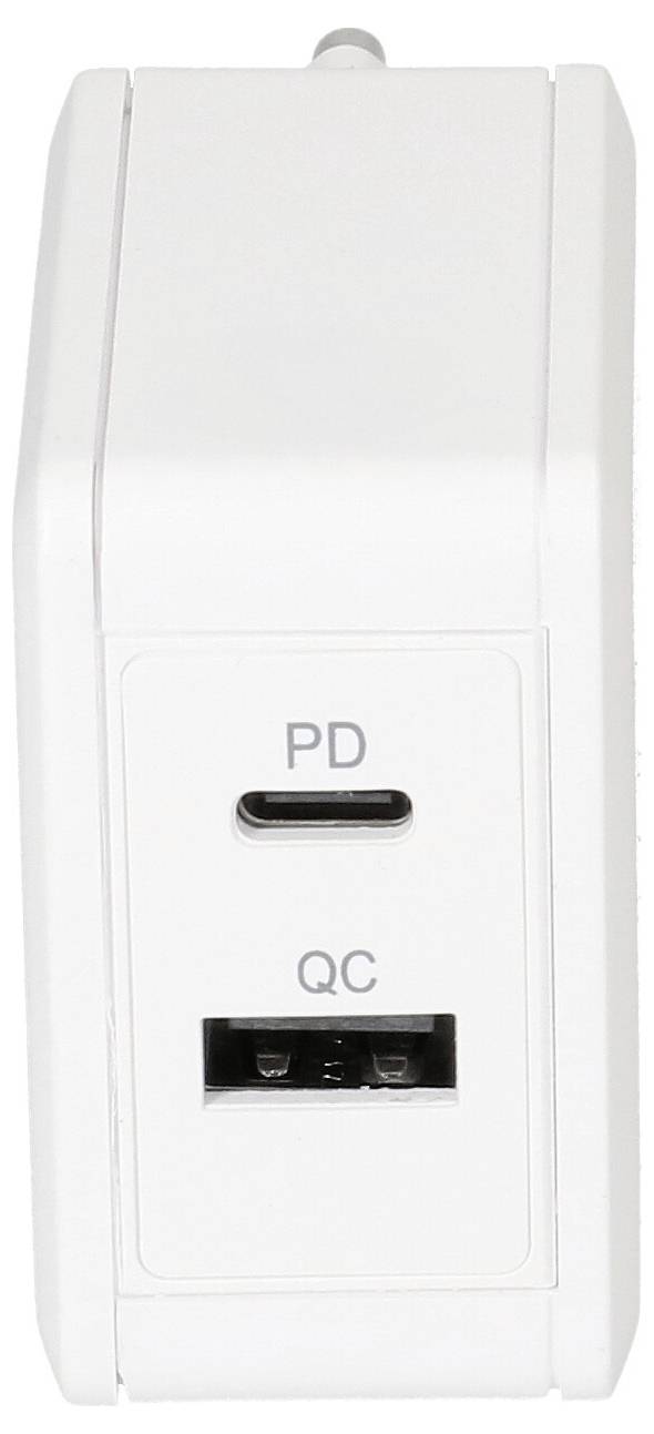 Ein weißes elektronisches Gerät mit einem USB-C-Anschluss mit der Beschriftung „PD" und einem USB-A-Anschluss mit der Beschriftung „QC".