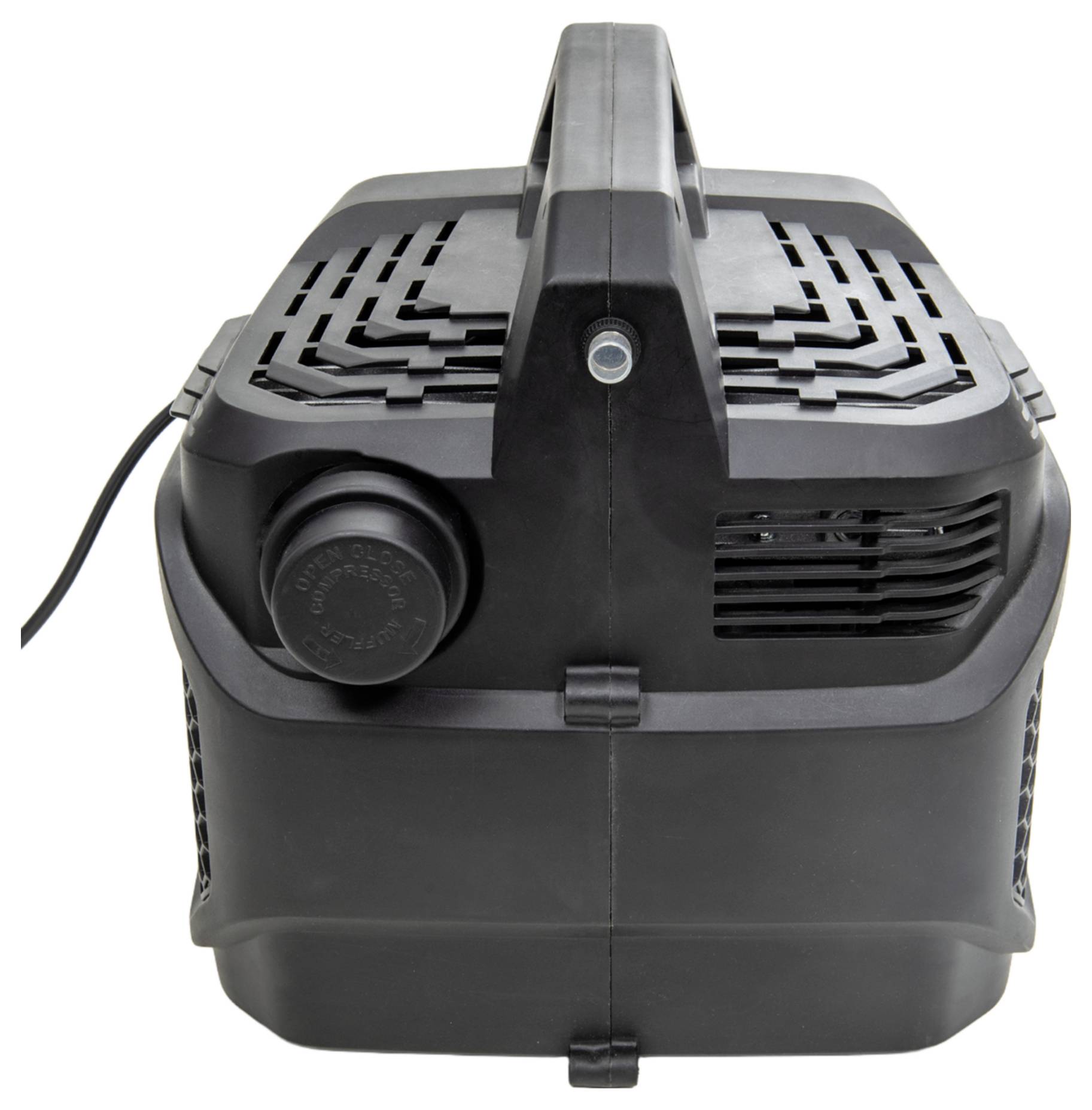 Eine kompakte, schwarze Industriemaschine mit belüfteten Paneelen und einer vorstehenden kreisförmigen Komponente auf einer Seite, von vorne betrachtet.