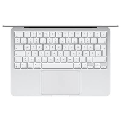 Eine silberne Laptop-Tastatur, von oben betrachtet, mit QWERTZ-Layout und einem großen Touchpad darunter.