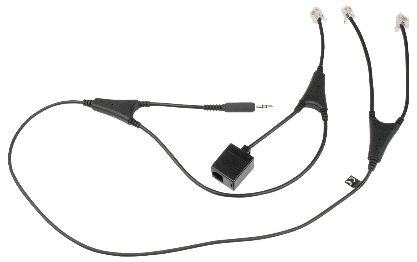 Schwarzes Audio-/Telefonkabel mit einem 3,5-mm-Stecker und drei RJ-Steckverbindern auf weißem Hintergrund.