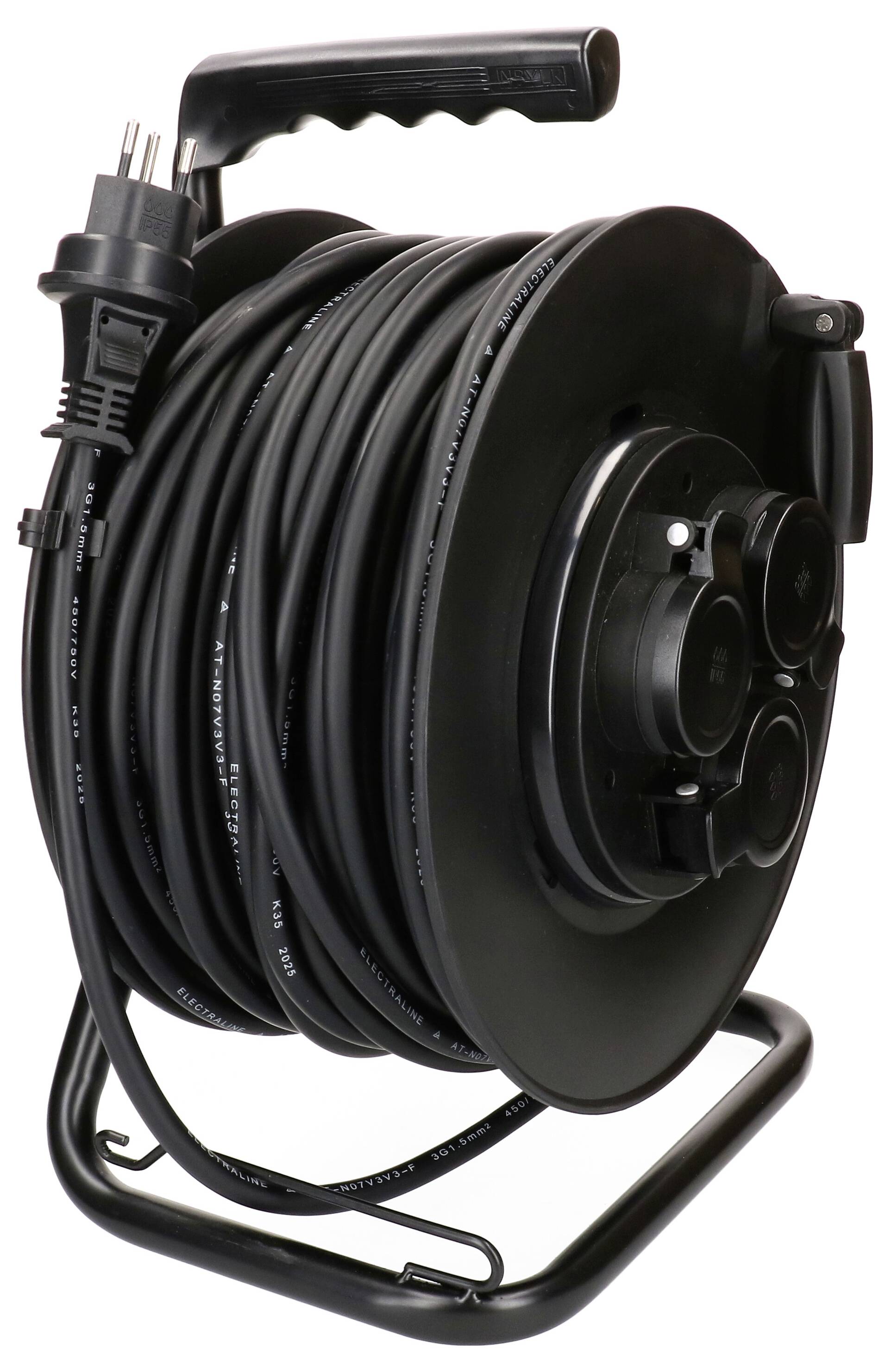 Eine schwarze Kabelrolle mit einem angebrachten Stromkabel, das mehrere Steckdosen aufweist.