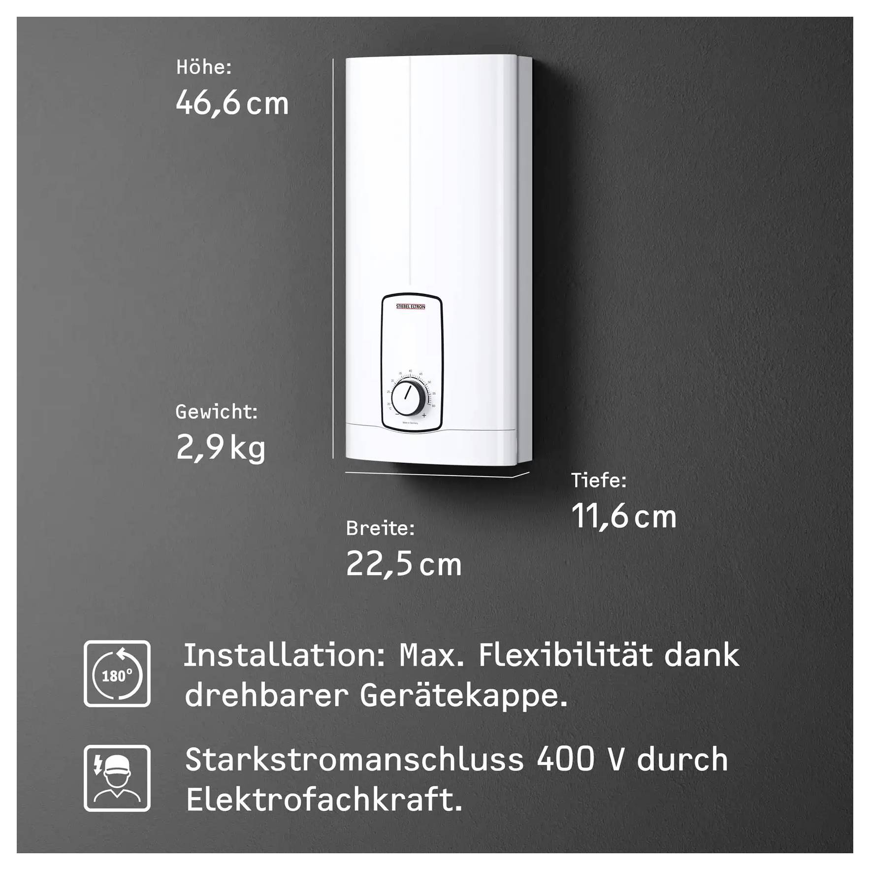 Elektrischer Warmwasserspeicher an einer dunklen Wand gezeigt mit Abmessungen: Höhe 46,6 cm, Breite 22,5 cm, Tiefe 11,6 cm und Gewicht 2,9 kg.